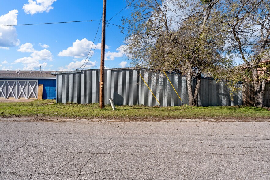 More Photos Of 3715 Bellmead Dr, Bellmead Office For Sale