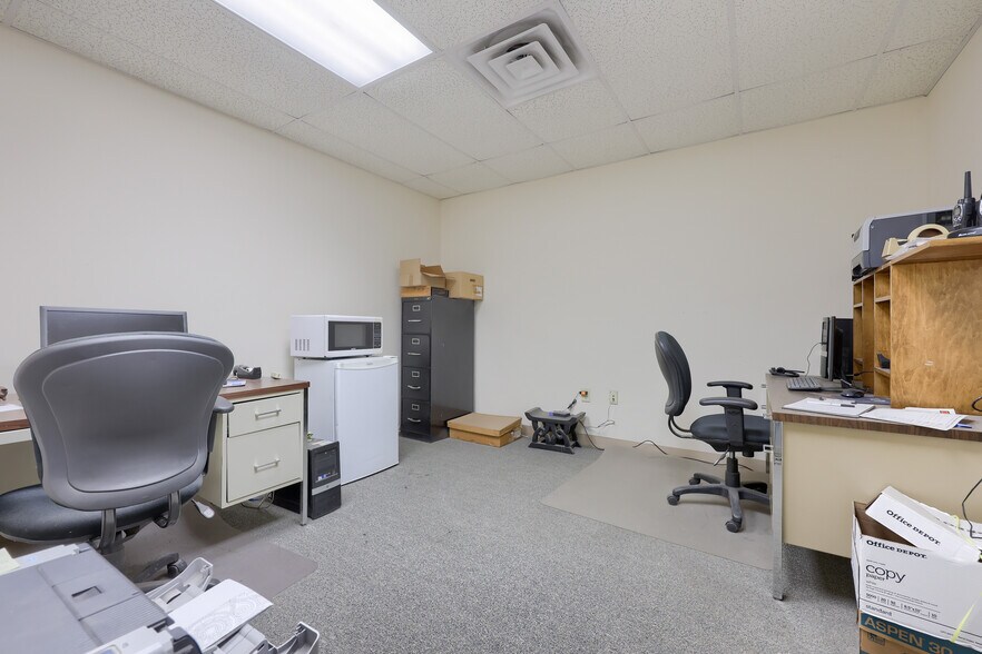 More Photos Of 221 Forney Dr, Ephrata Warehouse For Sale