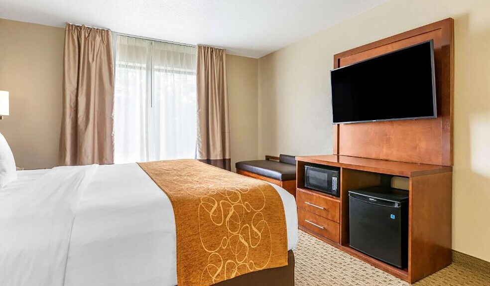 More Photos Of 350 Dodge Rd NE, Comstock Park Hotel For Sale