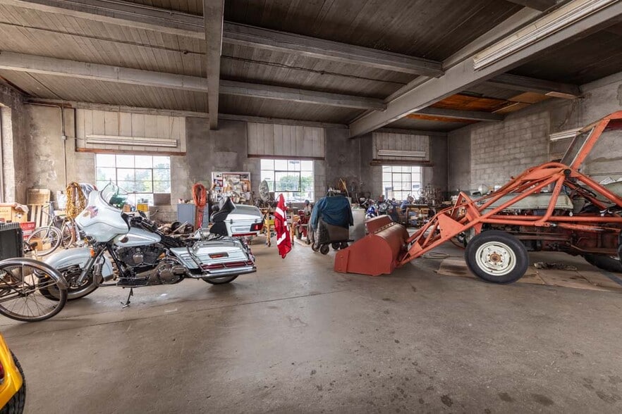 More Photos Of 170 E Main St, Milford Auto Repair For Sale