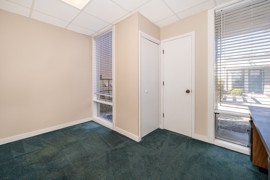 More Photos Of 331 N Maitland Ave, Maitland Medical For Sale