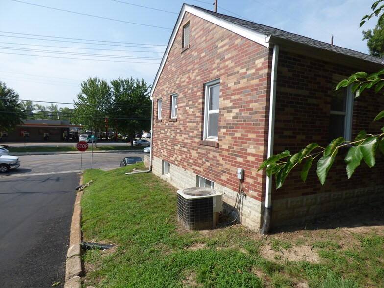 More Photos Of 8135 Manchester Rd, Saint Louis Office Residential For Sale