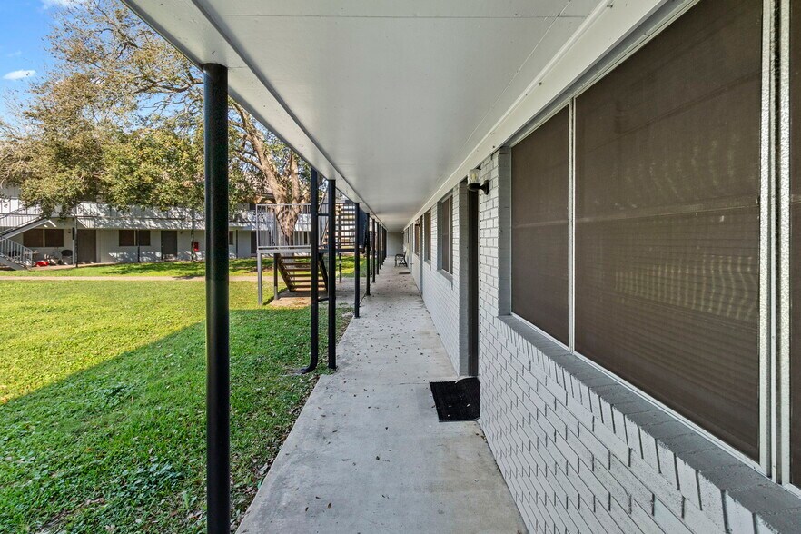 More Photos Of 2345 Nall St, Port Neches Apartments For Sale