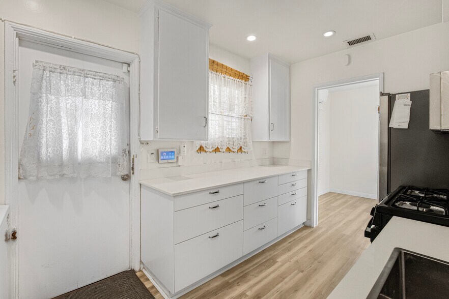 More Photos Of 661 W Riggin St, Monterey Park Apartments For Sale