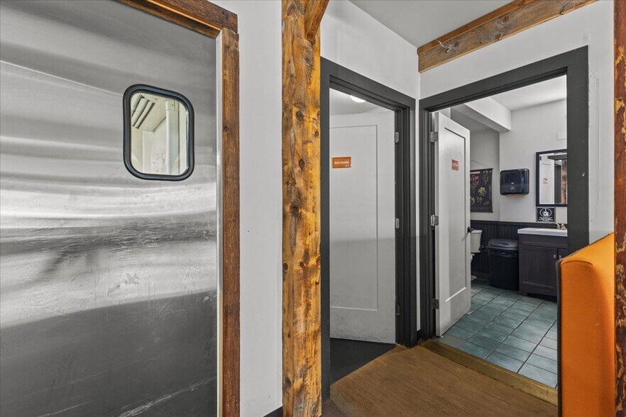 More Photos Of 454 Mountain Rd, Stowe Convenience Store For Sale