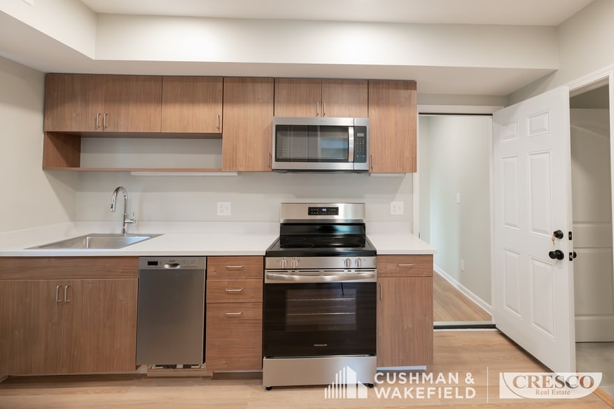 More Photos Of 1020 Kenilworth Ave, Cleveland Apartments For Sale