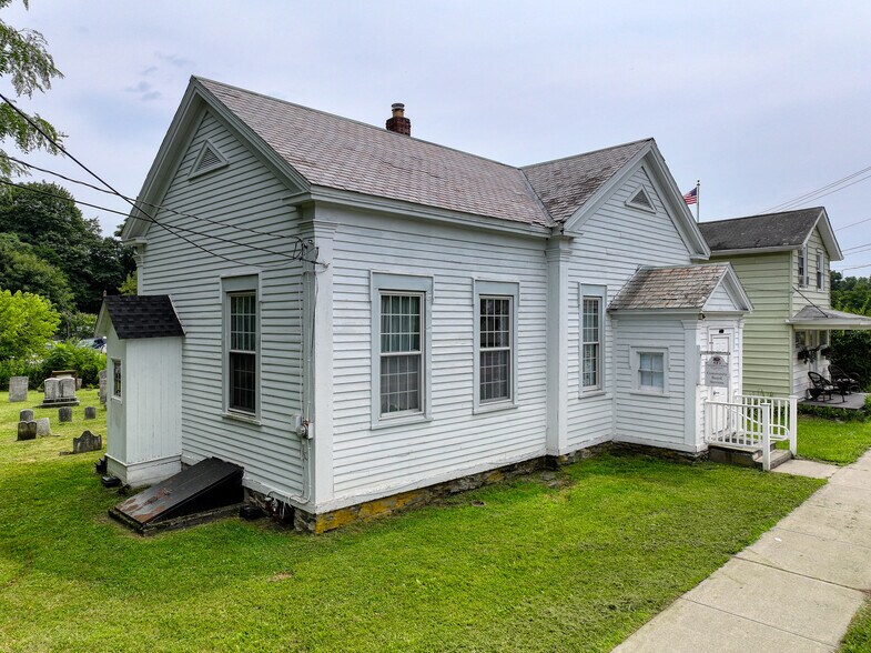 More Photos Of 4408 Albany Post Rd, Hyde Park Specialty For Sale