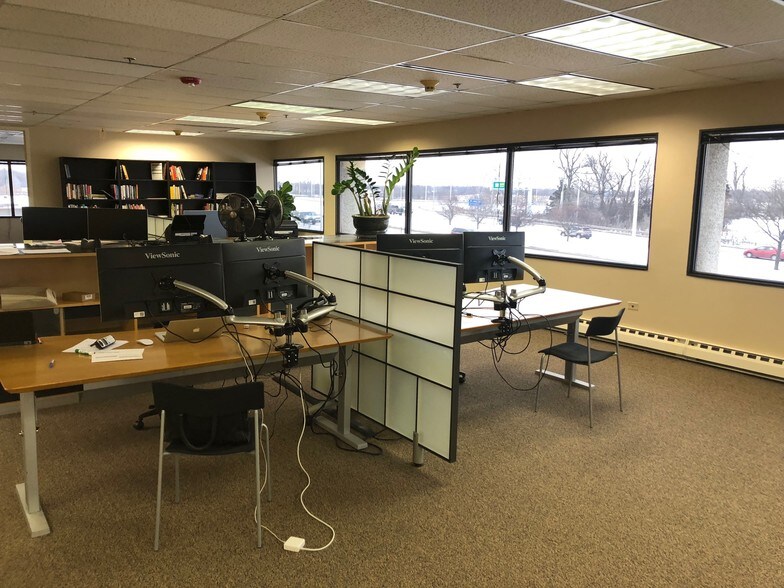 More Photos Of 1300 Greenbrook Blvd, Hanover Park Office For Sale