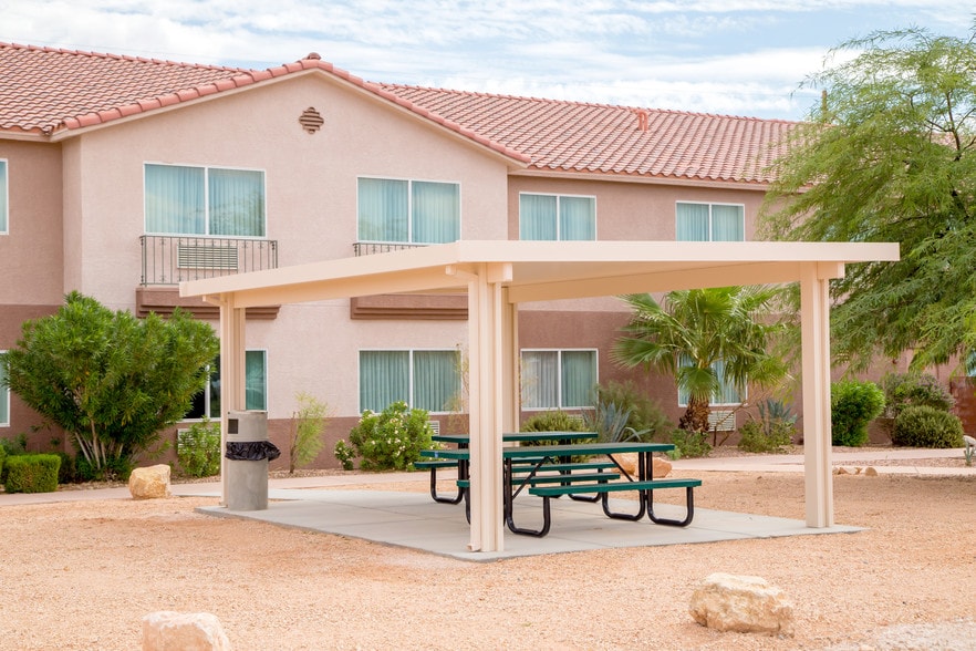 More Photos Of 520 N Moapa Valley Blvd, Overton Hotel For Sale