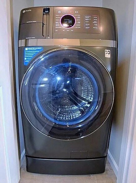 More Photos Of 3931 47th Ave, Sunnyside Storefront Retail Office For Sale