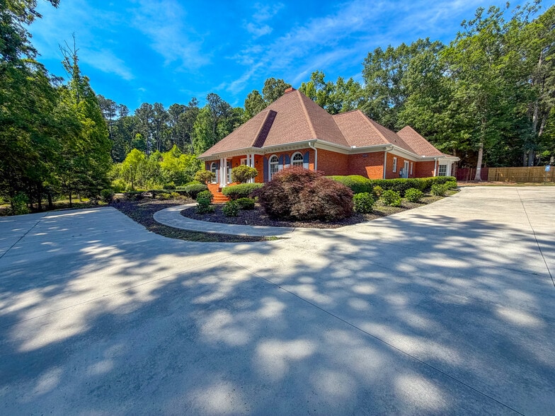 More Photos Of 2100 Gravel Springs Rd, Buford Medical For Sale