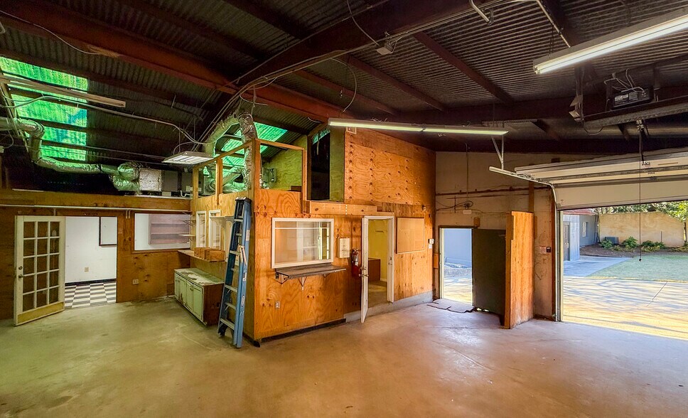 More Photos Of 990 Edgewood Ave NE, Atlanta Freestanding For Lease