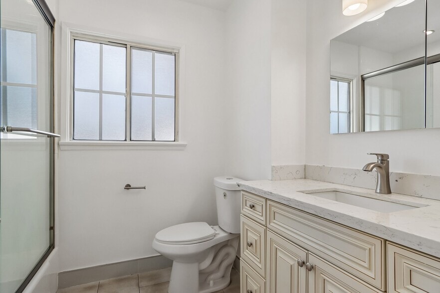 More Photos Of 15952 Simonds St, Granada Hills Apartments For Sale