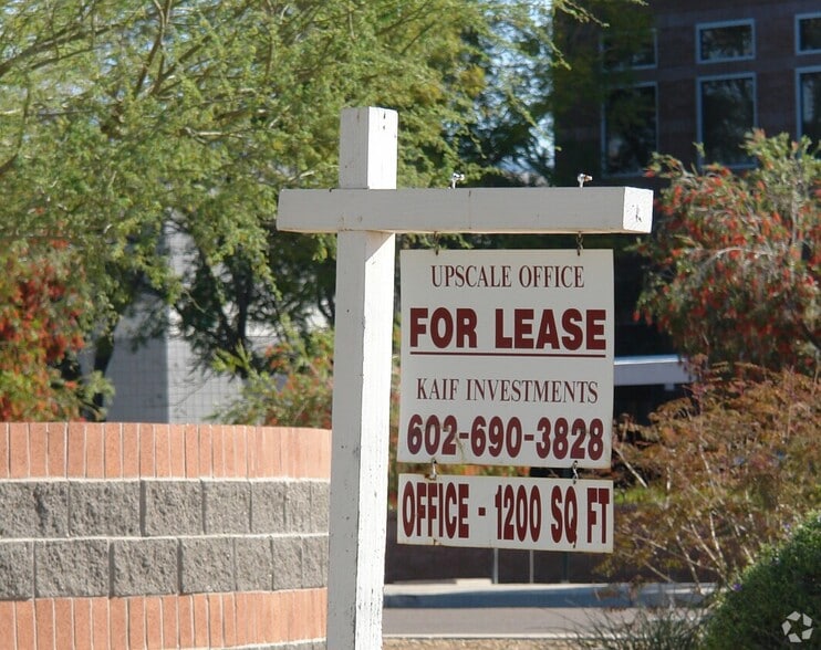 More Photos Of 7678 E Greenway Rd, Scottsdale Light Distribution For Lease