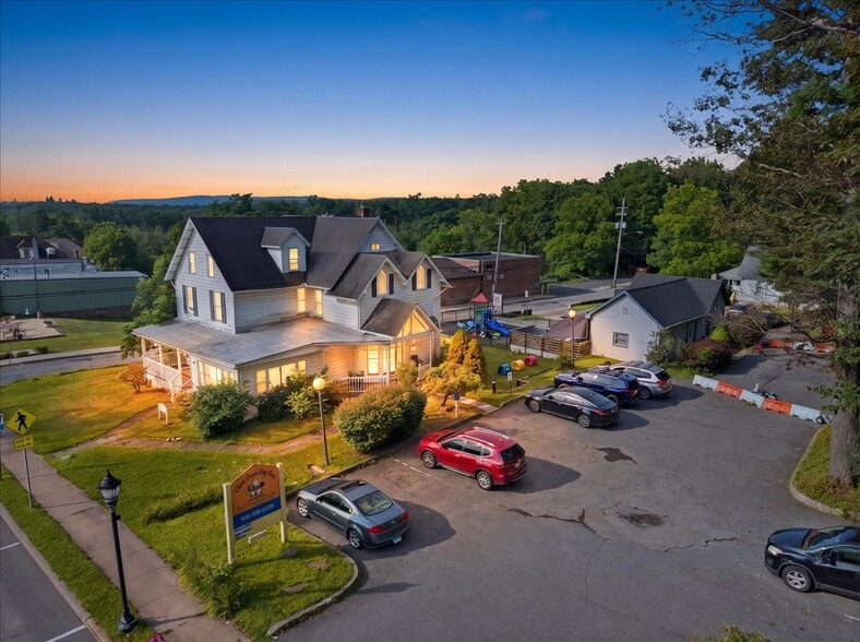 Primary Photo Of 1398 Pocono Blvd, Mount Pocono Office For Sale