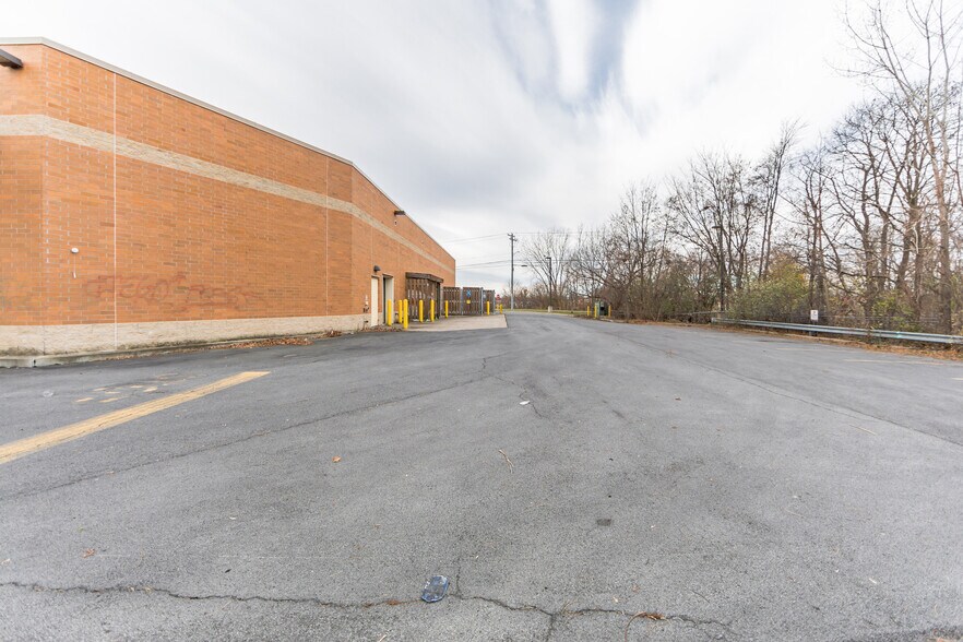 More Photos Of 301 Genesee St, Auburn Freestanding For Lease