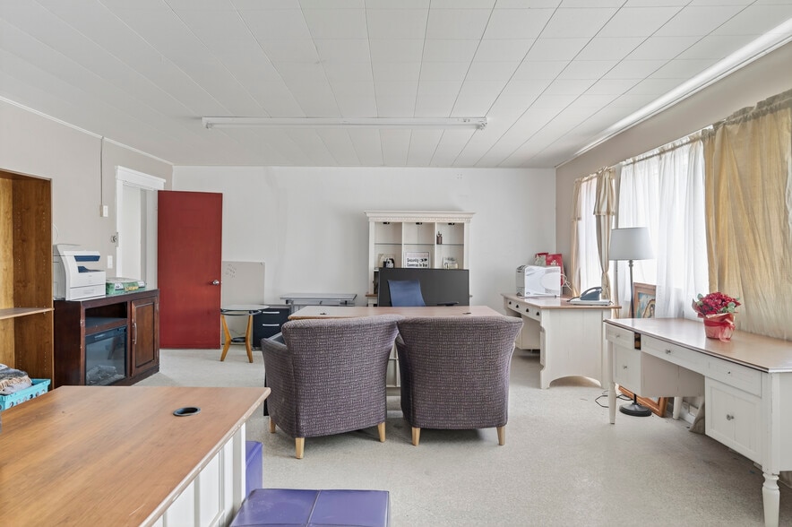 More Photos Of 2091 Locust Rd, Montrose Apartments For Sale