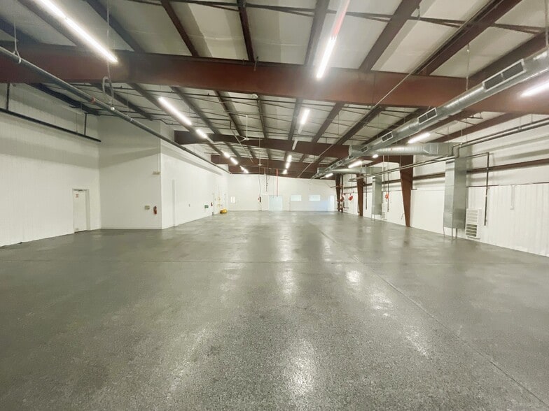 More Photos Of 2291 Traversefield Dr, Traverse City Manufacturing For Lease