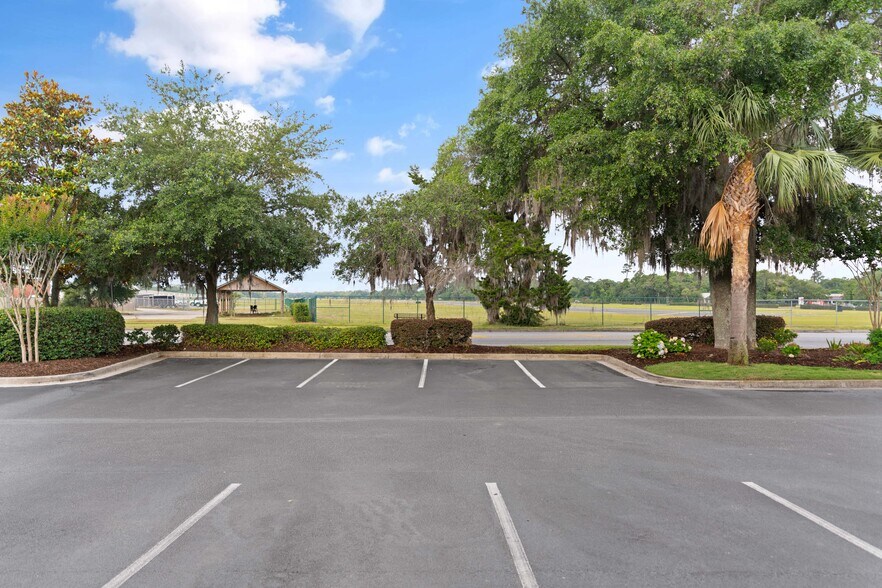 More Photos Of 100-126 Island Professional Park, Saint Simons Island Office For Sale