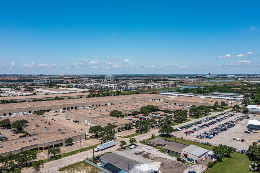More Photos Of 2025 Royal Ln, Dallas Distribution For Lease