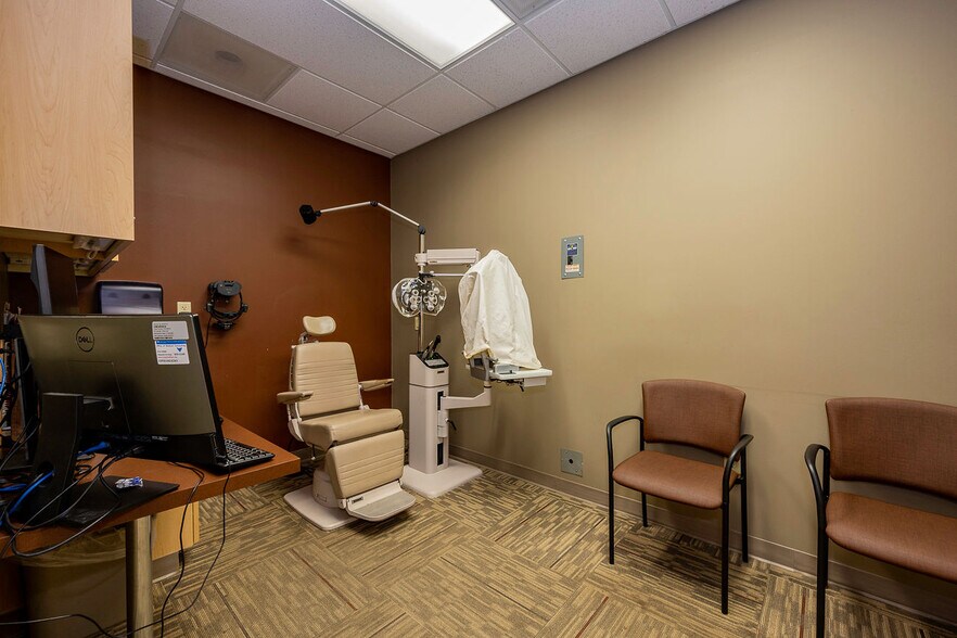 More Photos Of 301-303 Sterling Dr, Orchard Park Medical For Lease
