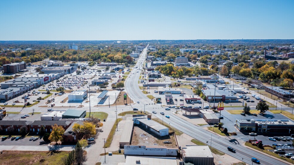 More Photos Of 800 N Main St, Stillwater Office For Sale
