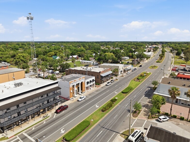 More Photos Of 61 N Central Ave, Umatilla Storefront Retail Office For Sale