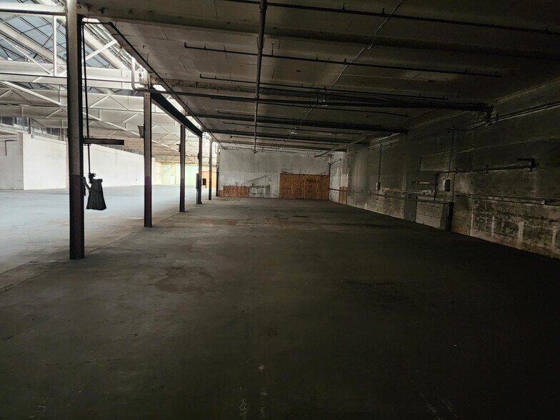 More Photos Of 909-911 Spiva Ave, Yuba City Warehouse For Lease