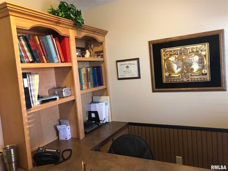 More Photos Of 112 Main, Goreville Healthcare For Sale