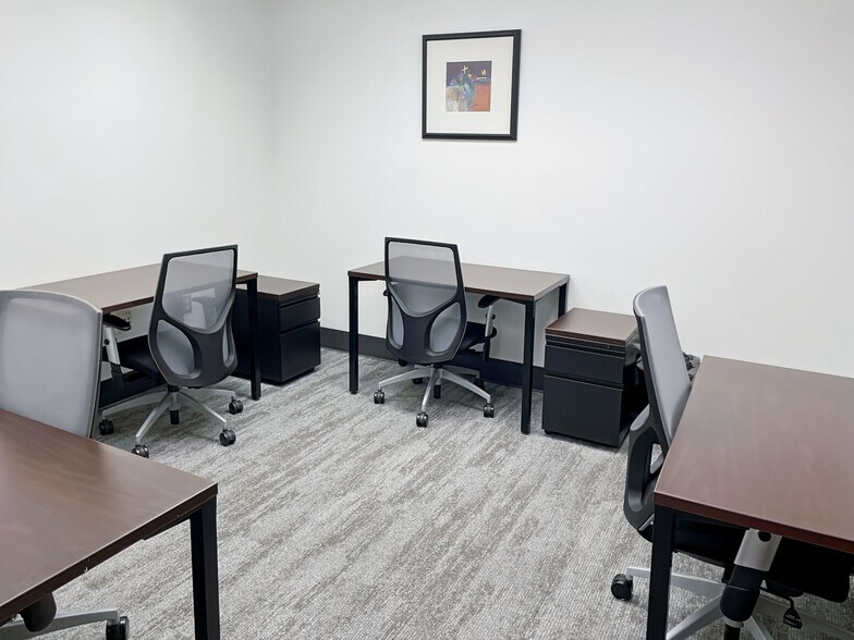 More Photos Of 651 Holiday Dr, Pittsburgh Coworking Space