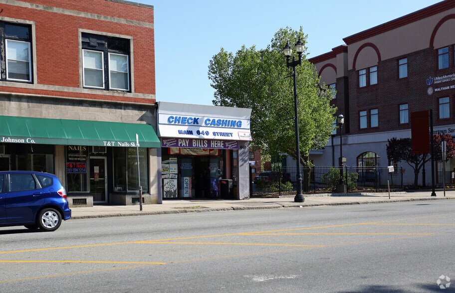 More Photos Of 649 Main St, Waltham Storefront For Sale