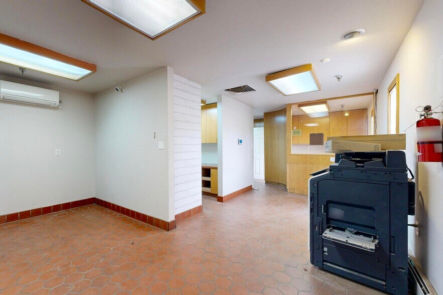 More Photos Of 1920 Columbia Dr SE, Albuquerque Warehouse For Lease