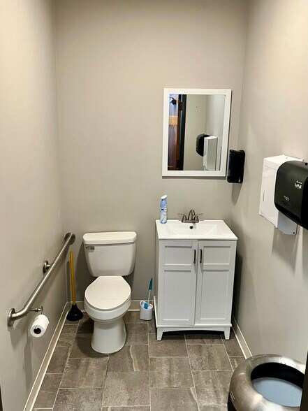 More Photos Of 1149 Executive Cir, Cary Office For Lease