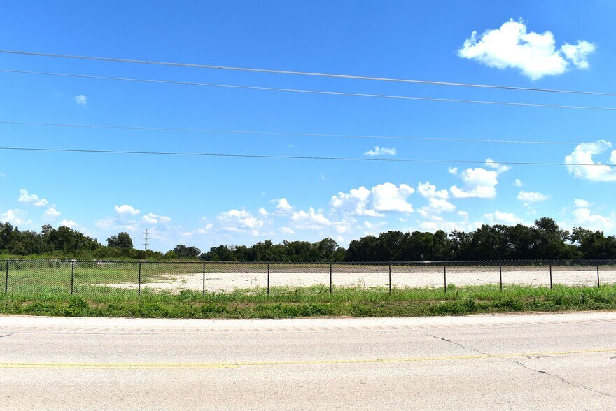 More Photos Of 8911 FM 524 Rd, Sweeny Land For Lease