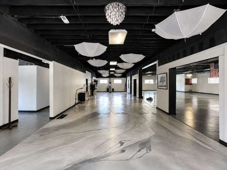 More Photos Of 44 W Lincoln Hwy, Chicago Heights Office For Lease