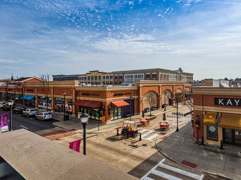 More Photos Of 670 Downey Green, Hampton Apartments For Sale