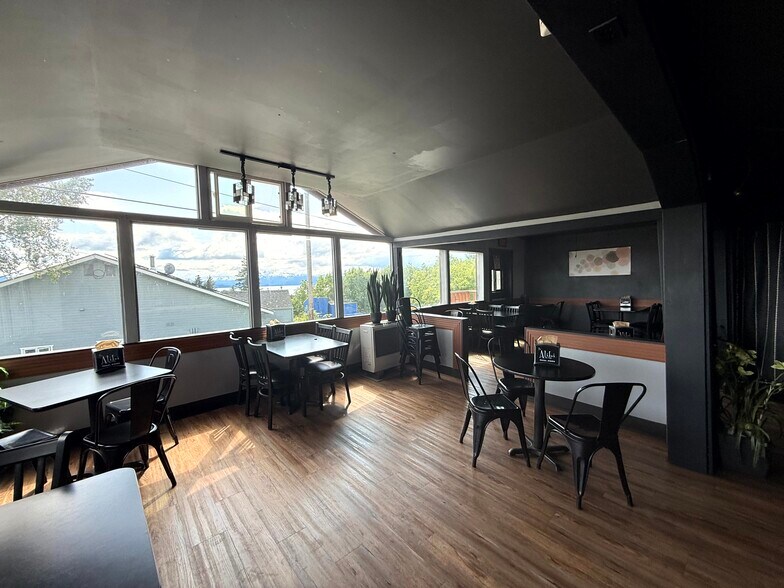 More Photos Of 453 E Pioneer Ave, Homer Bar For Sale