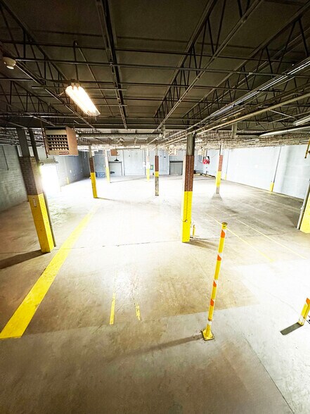 More Photos Of 3000 V St NE, Washington Warehouse For Lease