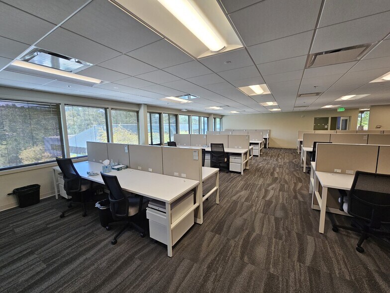 More Photos Of 70 Garden Ct, Monterey Medical For Lease