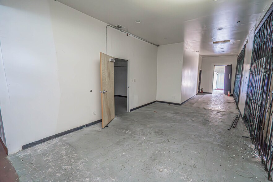 More Photos Of 1901 S Alameda St, Los Angeles General Retail For Sale