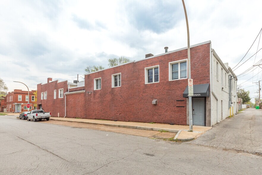 More Photos Of 4168 Juniata St, Saint Louis Restaurant For Lease