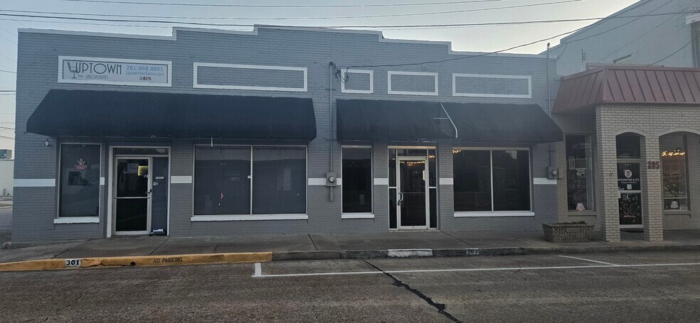 More Photos Of 303 E Main St, Humble Office For Lease