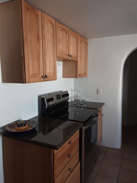 More Photos Of 224-226 N GUADALUPE St, Santa Fe Flex For Sale