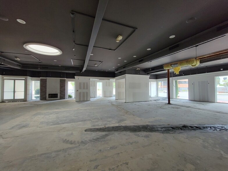 More Photos Of 12353 Wilshire Blvd, Los Angeles Loft Creative Space For Lease