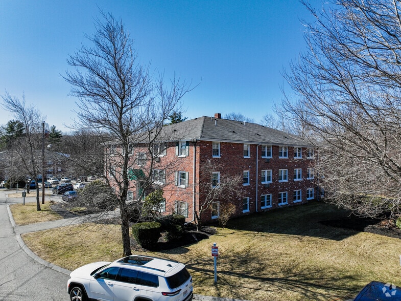 Primary Photo Of 90 Ridgewood Ln, Gardner Apartments For Sale