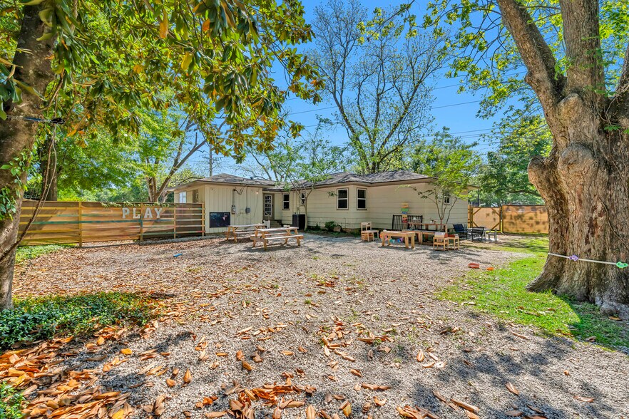 More Photos Of 1001 Randall Ave, Daphne Office Residential For Sale