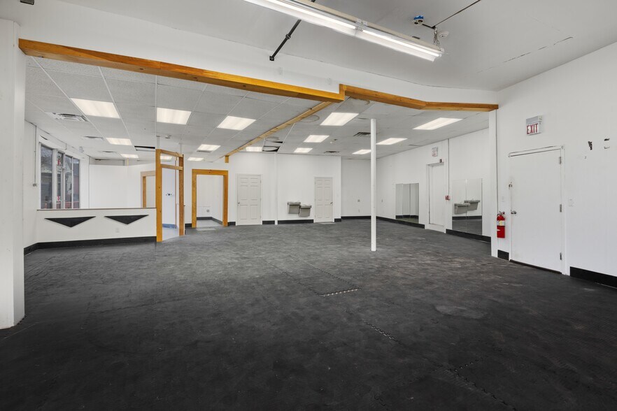 More Photos Of 352 Washington St, Somerville Light Manufacturing For Sale