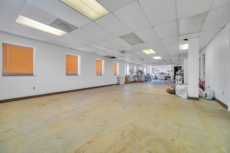 More Photos Of 4878 Van Epps Rd, Brooklyn Heights Manufacturing For Sale