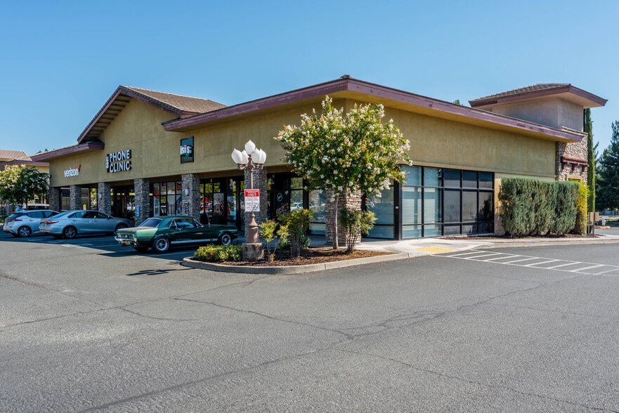 More Photos Of 1212-1214 Airport Park Blvd, Ukiah Freestanding For Lease