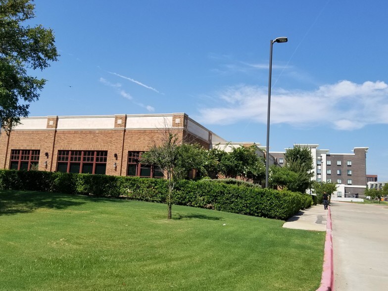 More Photos Of 2251 N Greenville Ave, Richardson Freestanding For Sale